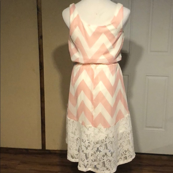 Lily rose dress - Picture 2 of 3